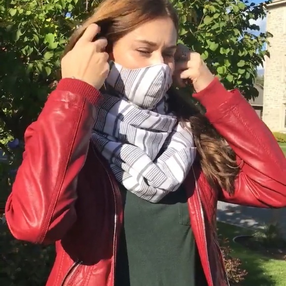 Etsy handmade infinite face mask scarf - Picture 4 of 9